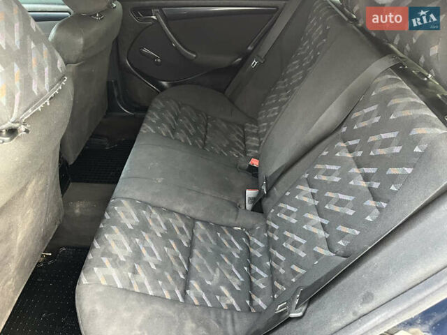 Синий Мерседес Ц-Класс, объемом двигателя 2.15 л и пробегом 605 тыс. км за 2600 $, фото 12 на Automoto.ua