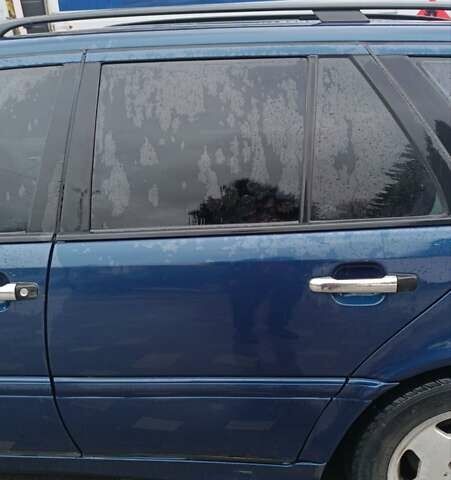 Синий Мерседес Ц-Класс, объемом двигателя 1.8 л и пробегом 250 тыс. км за 3000 $, фото 36 на Automoto.ua