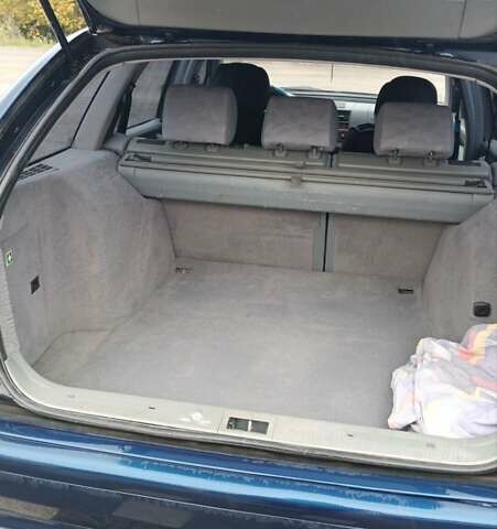 Синий Мерседес Ц-Класс, объемом двигателя 1.8 л и пробегом 250 тыс. км за 3000 $, фото 49 на Automoto.ua