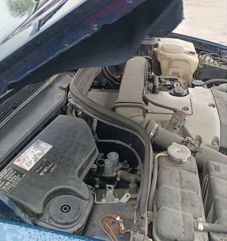 Синий Мерседес Ц-Класс, объемом двигателя 1.8 л и пробегом 250 тыс. км за 3000 $, фото 65 на Automoto.ua