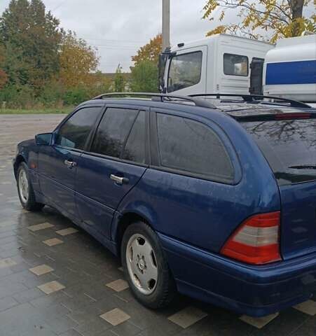 Синий Мерседес Ц-Класс, объемом двигателя 1.8 л и пробегом 250 тыс. км за 3000 $, фото 38 на Automoto.ua
