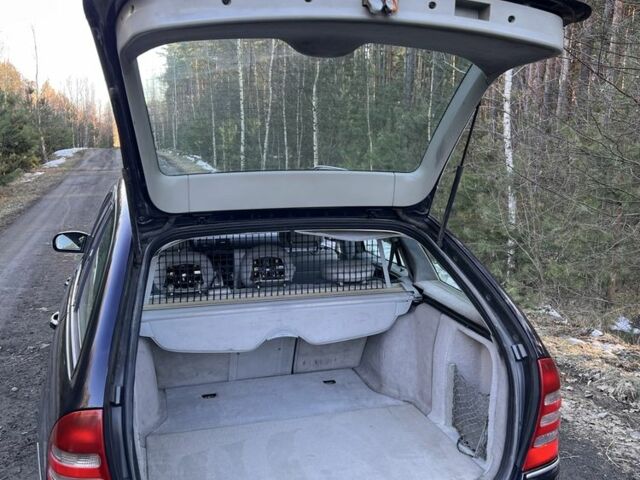 Синий Мерседес Ц-Класс, объемом двигателя 2.2 л и пробегом 400 тыс. км за 1999 $, фото 14 на Automoto.ua