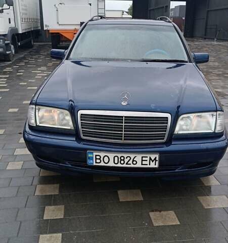 Синий Мерседес Ц-Класс, объемом двигателя 1.8 л и пробегом 250 тыс. км за 3000 $, фото 68 на Automoto.ua