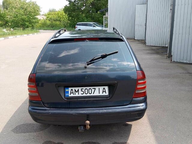 Синий Мерседес Ц-Класс, объемом двигателя 2.1 л и пробегом 280 тыс. км за 0 $, фото 6 на Automoto.ua