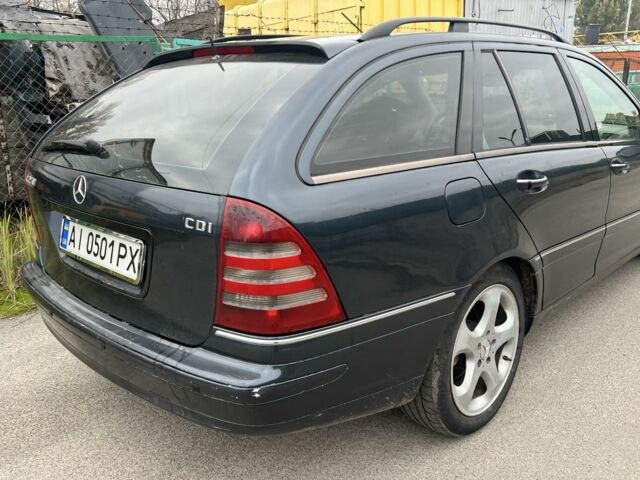 Синий Мерседес Ц-Класс, объемом двигателя 2.7 л и пробегом 290 тыс. км за 3500 $, фото 7 на Automoto.ua
