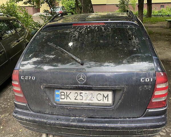 Синий Мерседес Ц-Класс, объемом двигателя 2.7 л и пробегом 270 тыс. км за 3000 $, фото 3 на Automoto.ua