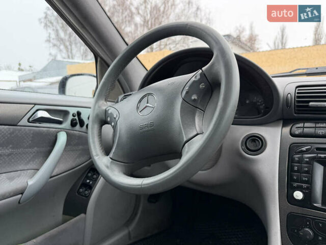 Синий Мерседес Ц-Класс, объемом двигателя 2.69 л и пробегом 343 тыс. км за 3300 $, фото 25 на Automoto.ua