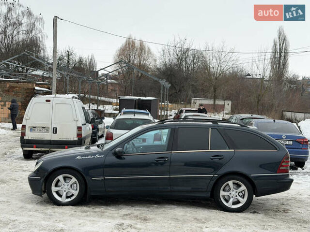 Синий Мерседес Ц-Класс, объемом двигателя 2.69 л и пробегом 343 тыс. км за 3300 $, фото 13 на Automoto.ua