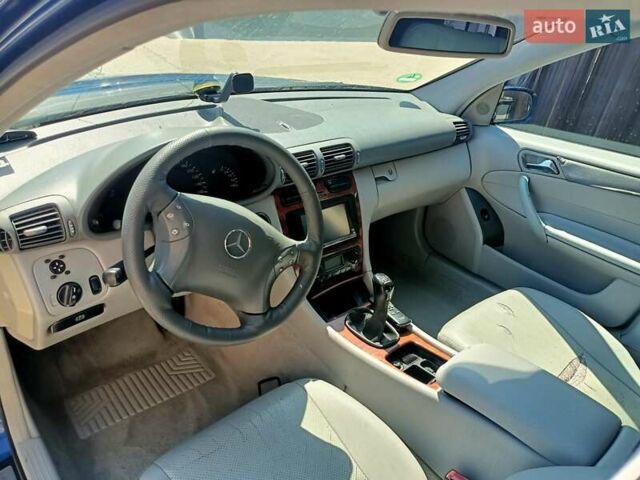 Синій Мерседес Ц-Клас, об'ємом двигуна 2.69 л та пробігом 284 тис. км за 4665 $, фото 2 на Automoto.ua