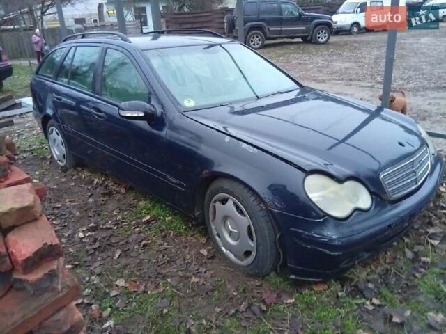Синий Мерседес Ц-Класс, объемом двигателя 2.69 л и пробегом 250 тыс. км за 2900 $, фото 4 на Automoto.ua