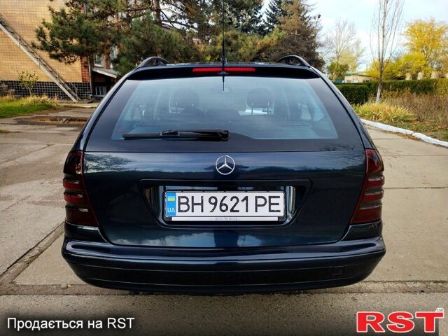 Синій Мерседес Ц-Клас, об'ємом двигуна 2.1 л та пробігом 350 тис. км за 5555 $, фото 1 на Automoto.ua