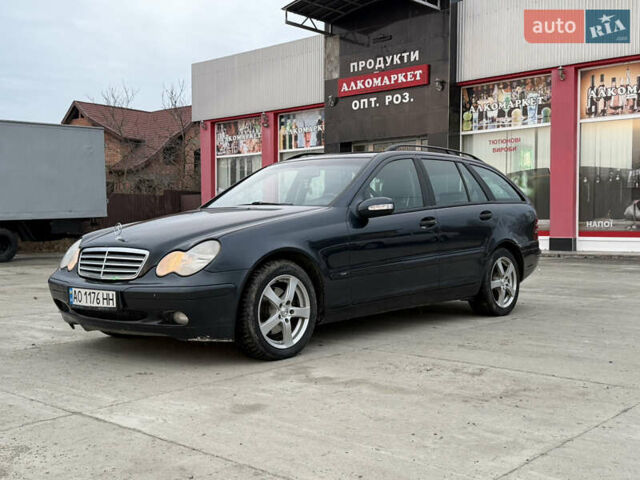 Синий Мерседес Ц-Класс, объемом двигателя 2.2 л и пробегом 343 тыс. км за 4500 $, фото 9 на Automoto.ua
