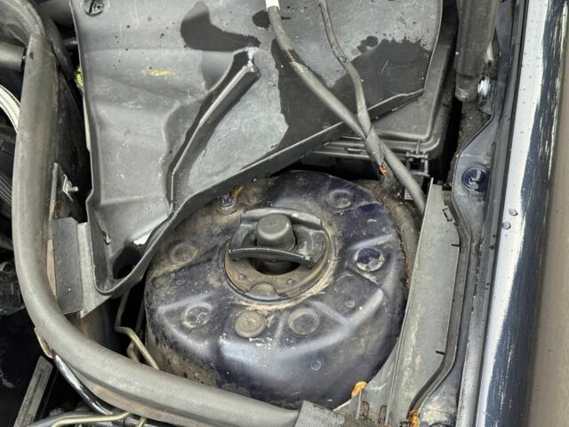 Синий Мерседес Ц-Класс, объемом двигателя 1.8 л и пробегом 200 тыс. км за 4600 $, фото 5 на Automoto.ua