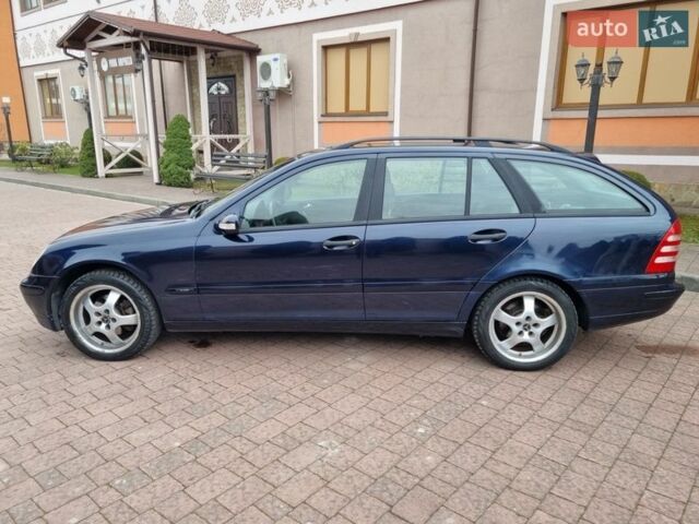 Синий Мерседес Ц-Класс, объемом двигателя 2 л и пробегом 271 тыс. км за 3600 $, фото 3 на Automoto.ua