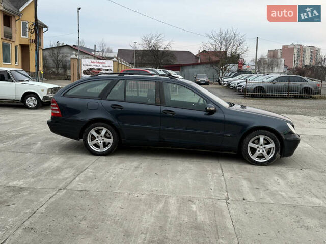 Синий Мерседес Ц-Класс, объемом двигателя 2.2 л и пробегом 343 тыс. км за 4500 $, фото 3 на Automoto.ua