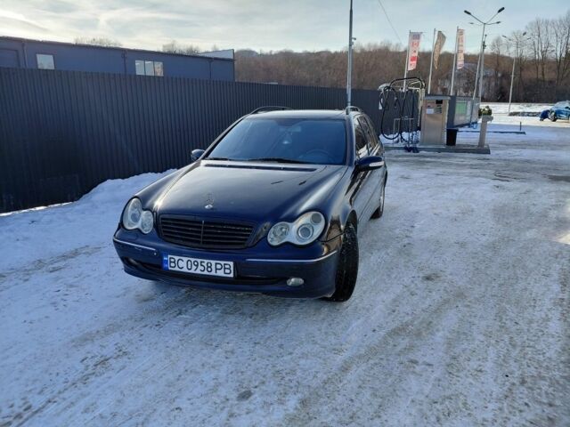 Синий Мерседес Ц-Класс, объемом двигателя 2.7 л и пробегом 424 тыс. км за 3900 $, фото 3 на Automoto.ua