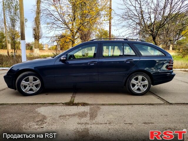 Синій Мерседес Ц-Клас, об'ємом двигуна 2.1 л та пробігом 350 тис. км за 5555 $, фото 2 на Automoto.ua