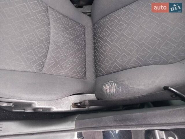 Синій Мерседес Ц-Клас, об'ємом двигуна 2.2 л та пробігом 384 тис. км за 4100 $, фото 7 на Automoto.ua