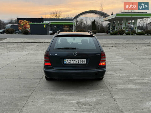 Синий Мерседес Ц-Класс, объемом двигателя 2.2 л и пробегом 343 тыс. км за 4500 $, фото 6 на Automoto.ua