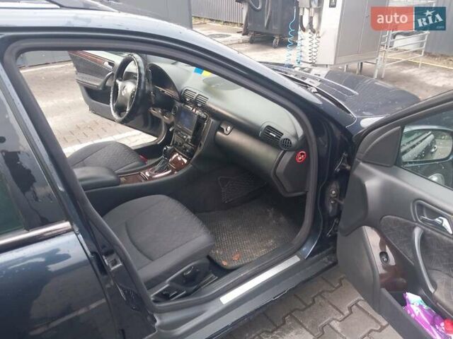 Мерседес Ц-Клас 2002 у Луцьку на Automoto.ua Синій Мерседес Ц-Клас, об'ємом двигуна 2.2 л та пробігом 398 тис. км за 4000 $, фото 10 на Automoto.ua