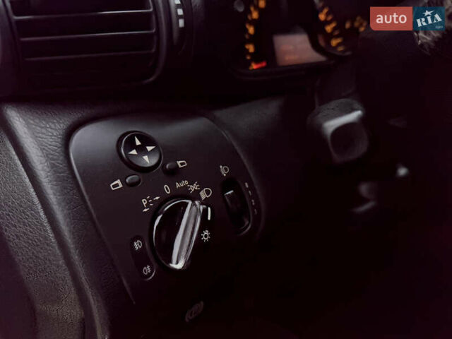 Синий Мерседес Ц-Класс, объемом двигателя 2.2 л и пробегом 343 тыс. км за 4500 $, фото 22 на Automoto.ua