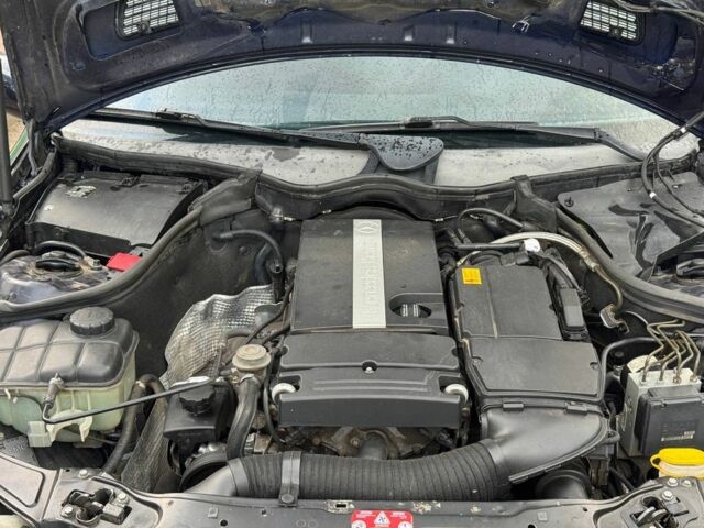 Синий Мерседес Ц-Класс, объемом двигателя 1.8 л и пробегом 200 тыс. км за 4600 $, фото 7 на Automoto.ua