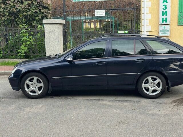 Синий Мерседес Ц-Класс, объемом двигателя 1.8 л и пробегом 200 тыс. км за 4600 $, фото 3 на Automoto.ua