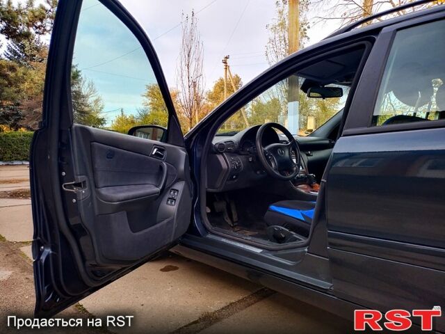Синій Мерседес Ц-Клас, об'ємом двигуна 2.1 л та пробігом 350 тис. км за 5555 $, фото 7 на Automoto.ua