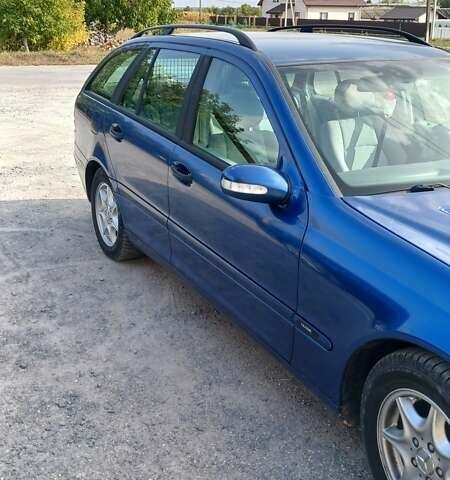 Синий Мерседес Ц-Класс, объемом двигателя 1.8 л и пробегом 330 тыс. км за 4000 $, фото 11 на Automoto.ua