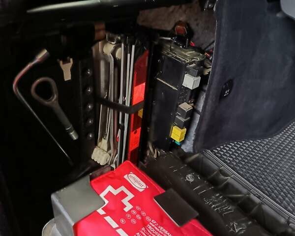 Синий Мерседес Ц-Класс, объемом двигателя 1.8 л и пробегом 286 тыс. км за 5500 $, фото 45 на Automoto.ua