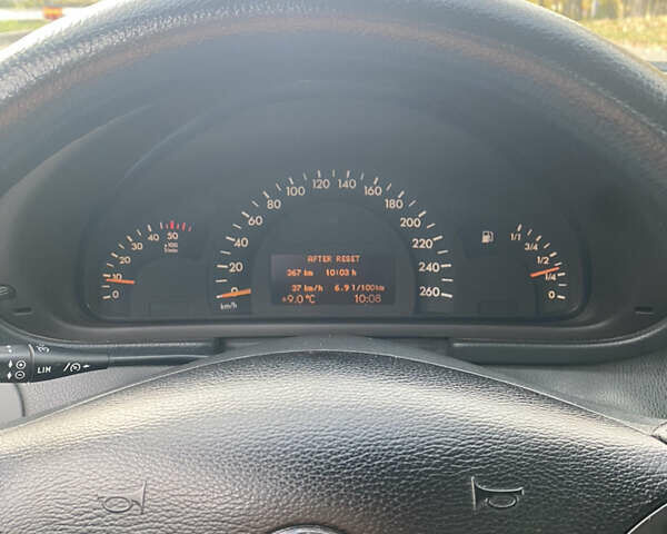 Синий Мерседес Ц-Класс, объемом двигателя 2.1 л и пробегом 405 тыс. км за 3999 $, фото 6 на Automoto.ua