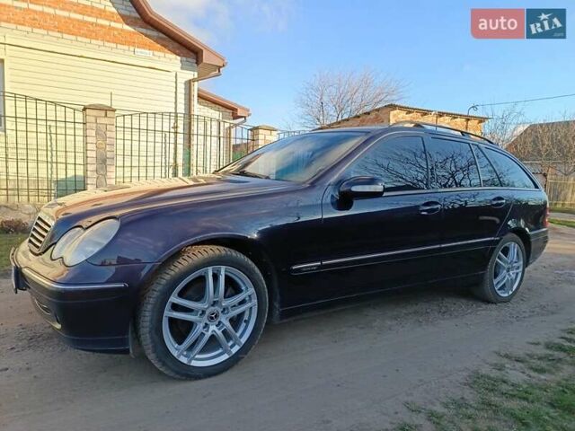 Синий Мерседес Ц-Класс, объемом двигателя 1.8 л и пробегом 286 тыс. км за 5500 $, фото 9 на Automoto.ua