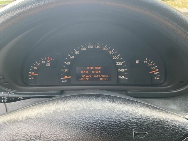 Синий Мерседес Ц-Класс, объемом двигателя 2.1 л и пробегом 380 тыс. км за 4100 $, фото 6 на Automoto.ua