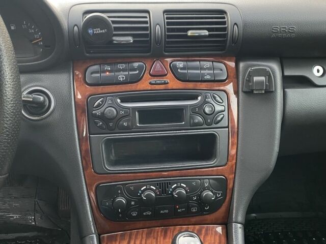 Синий Мерседес Ц-Класс, объемом двигателя 2.1 л и пробегом 380 тыс. км за 4100 $, фото 7 на Automoto.ua