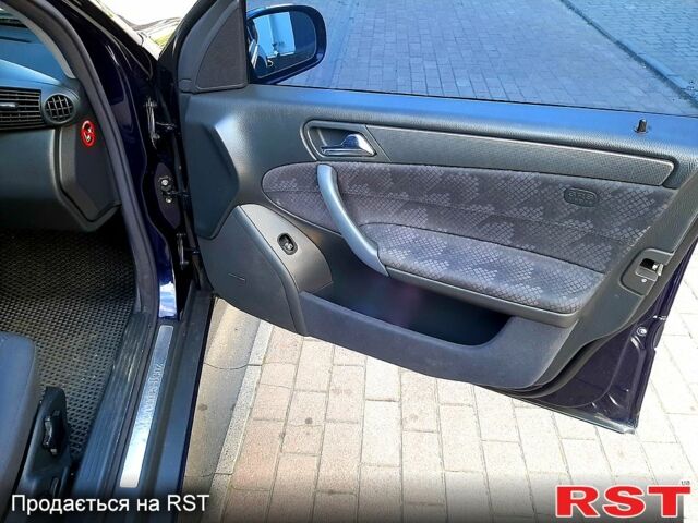 Мерседес Ц-Класс 2003 в Стрые на Automoto.ua Синий Мерседес Ц-Класс, объемом двигателя 1.8 л и пробегом 289 тыс. км за 4500 $, фото 7 на Automoto.ua