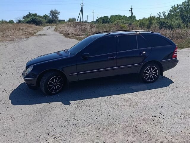 Синій Мерседес Ц-Клас, об'ємом двигуна 1.8 л та пробігом 249 тис. км за 5000 $, фото 1 на Automoto.ua