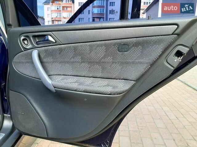 Синій Мерседес Ц-Клас, об'ємом двигуна 1.8 л та пробігом 285 тис. км за 5000 $, фото 19 на Automoto.ua