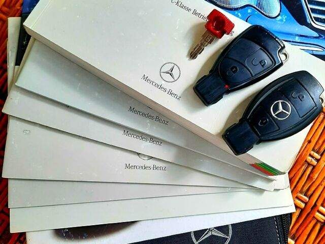 Мерседес Ц-Класс 2003 в Стрые на Automoto.ua Синий Мерседес Ц-Класс, объемом двигателя 1.8 л и пробегом 289 тыс. км за 4500 $, фото 6 на Automoto.ua