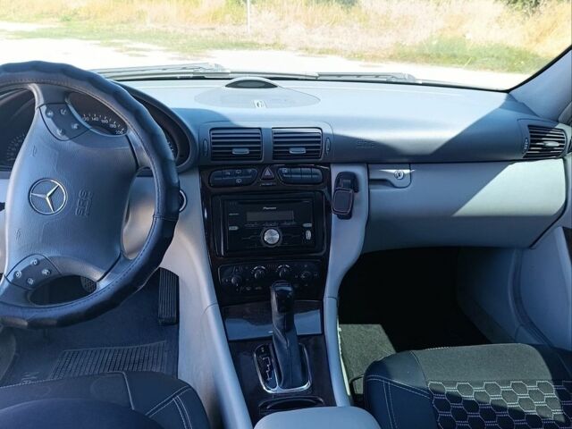 Синій Мерседес Ц-Клас, об'ємом двигуна 1.8 л та пробігом 249 тис. км за 5000 $, фото 7 на Automoto.ua