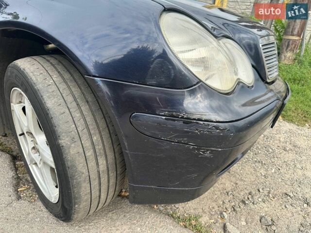 Синій Мерседес Ц-Клас, об'ємом двигуна 2.15 л та пробігом 350 тис. км за 4100 $, фото 3 на Automoto.ua