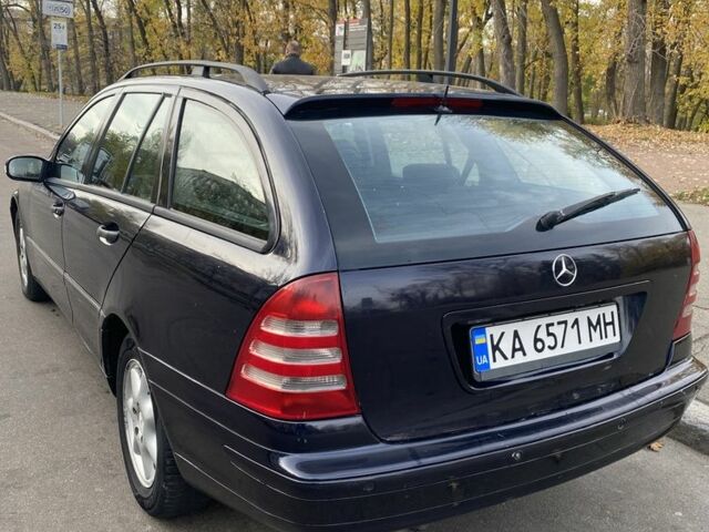 Синий Мерседес Ц-Класс, объемом двигателя 2.1 л и пробегом 380 тыс. км за 4100 $, фото 1 на Automoto.ua