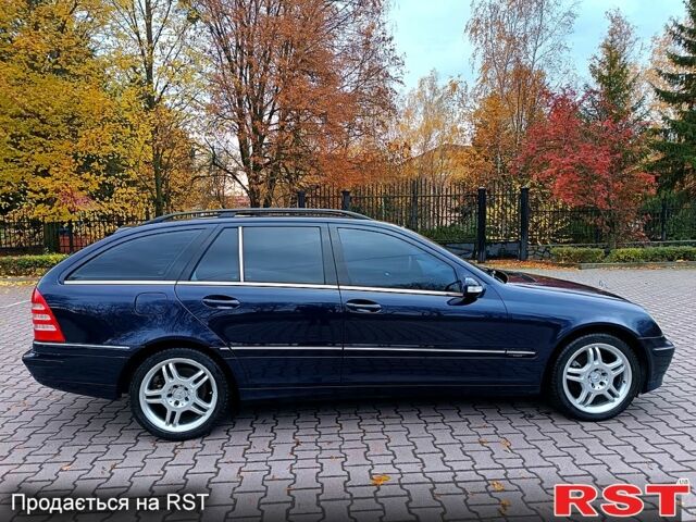 Синий Мерседес Ц-Класс, объемом двигателя 1.8 л и пробегом 284 тыс. км за 5400 $, фото 1 на Automoto.ua