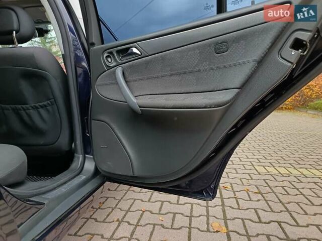 Синий Мерседес Ц-Класс, объемом двигателя 1.8 л и пробегом 286 тыс. км за 5500 $, фото 23 на Automoto.ua