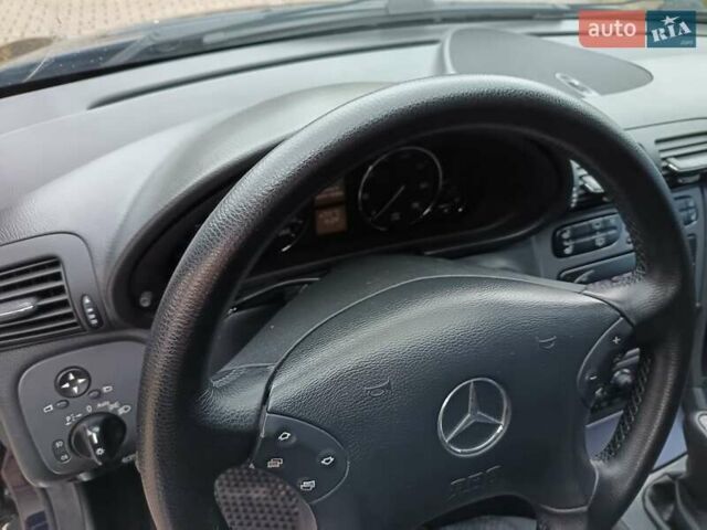 Синий Мерседес Ц-Класс, объемом двигателя 1.8 л и пробегом 286 тыс. км за 5500 $, фото 43 на Automoto.ua