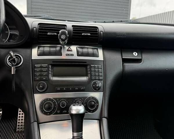 Синій Мерседес Ц-Клас, об'ємом двигуна 3 л та пробігом 313 тис. км за 7500 $, фото 7 на Automoto.ua