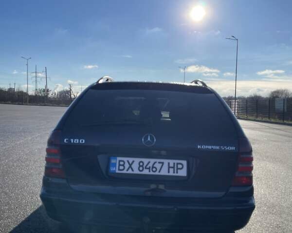 Синий Мерседес Ц-Класс, объемом двигателя 1.8 л и пробегом 230 тыс. км за 5600 $, фото 3 на Automoto.ua