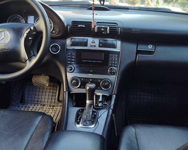 Синій Мерседес Ц-Клас, об'ємом двигуна 2.15 л та пробігом 310 тис. км за 5400 $, фото 15 на Automoto.ua