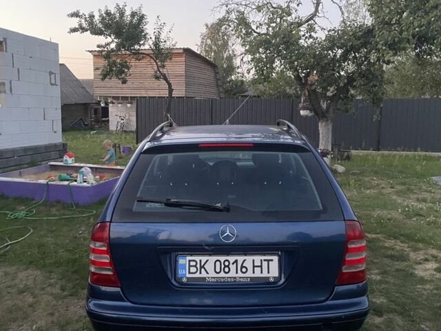 Синій Мерседес Ц-Клас, об'ємом двигуна 2.1 л та пробігом 350 тис. км за 4095 $, фото 3 на Automoto.ua