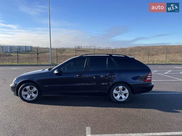 Синий Мерседес Ц-Класс, объемом двигателя 1.8 л и пробегом 230 тыс. км за 5600 $, фото 2 на Automoto.ua