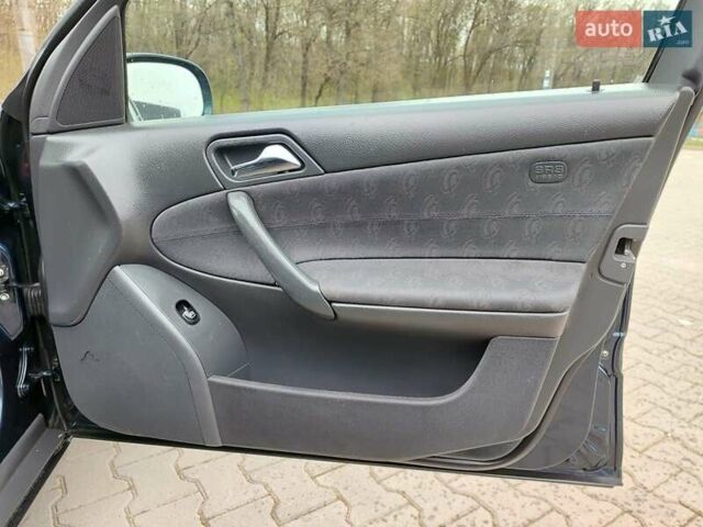 Синій Мерседес Ц-Клас, об'ємом двигуна 2.15 л та пробігом 320 тис. км за 5600 $, фото 6 на Automoto.ua